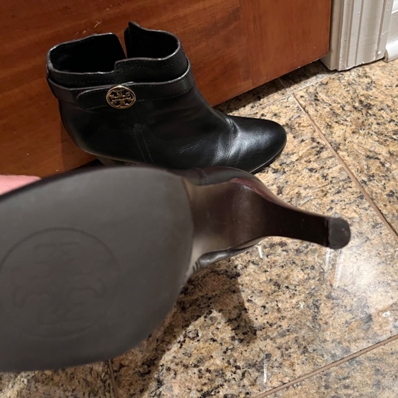 Tory Burch boots - Picture 7 of 7